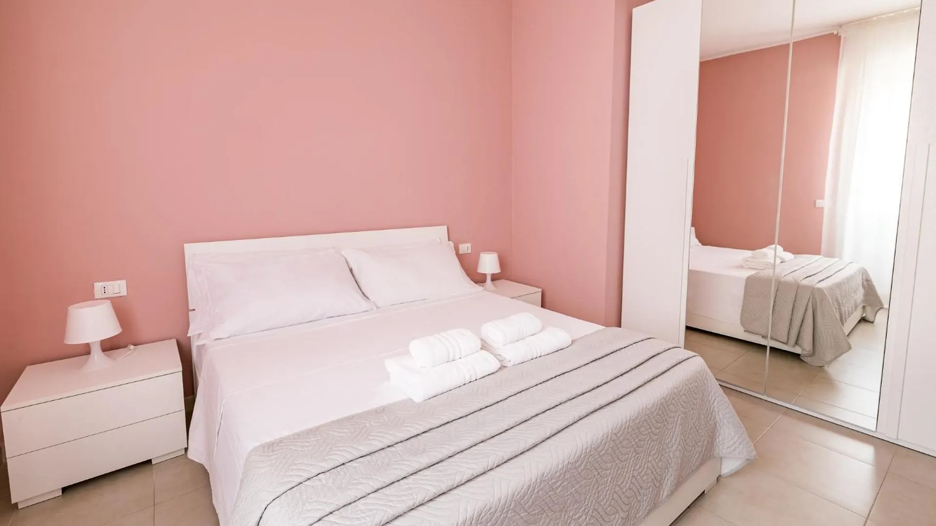 The Flow Apartment Milano 0*,  Italia